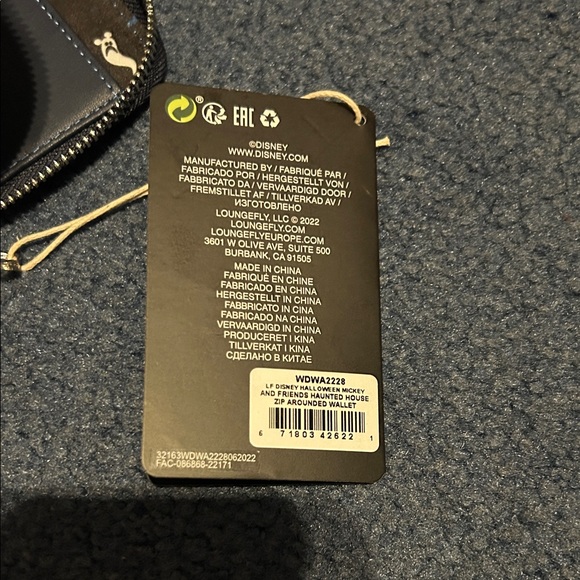 Disney Loungefly Halloween Wallet - Picture 7 of 7